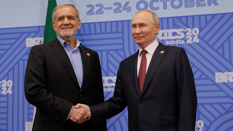  Iran and Russia close in on deal as Tehran threatens revenge against Israel