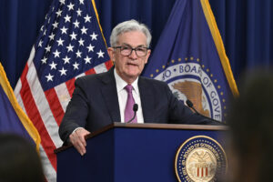  Powell says no need for Fed to rush rate cuts given strong economy