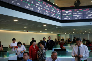  PSEi surges to 6,500 level on BSP rate cut signal